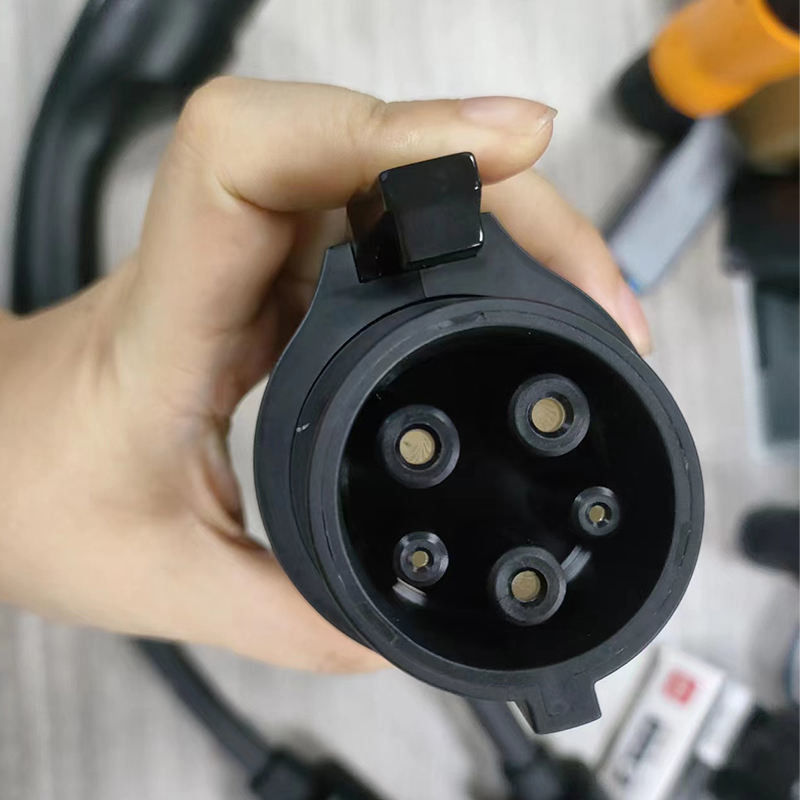 Sécurité portable 60A 250V Adaptateur de chargeur Tesla à type1 EV avec câble pour chargeur de voiture électrique